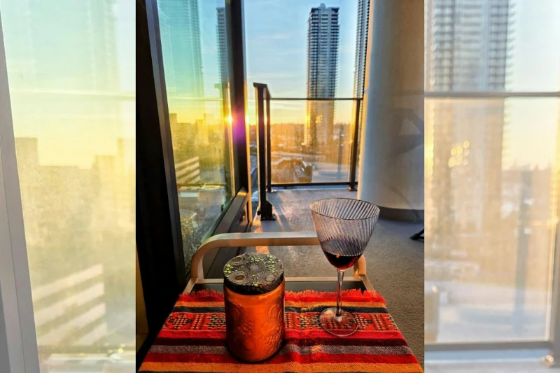 1404-2181 Madison Avenue Living