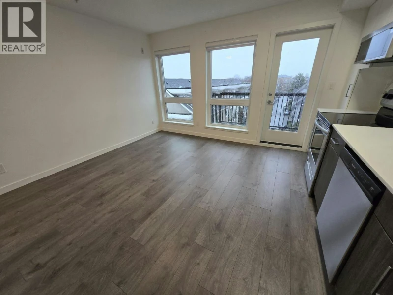 2551 Kingsway Interior