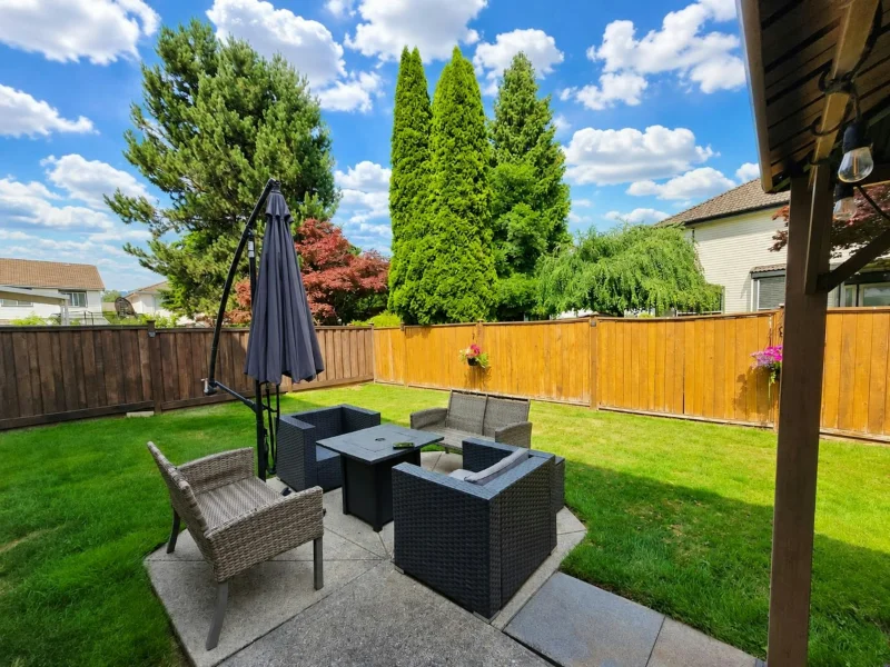 2646 Thames Crescent Patio