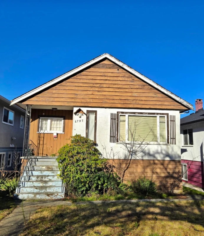 2797 E 48th Avenue Exterior
