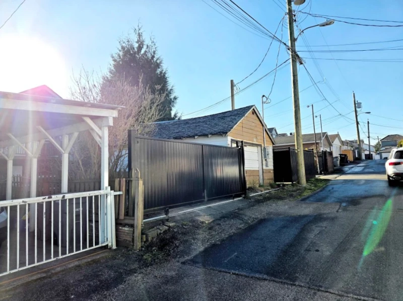 2797 E 48th Avenue Profile