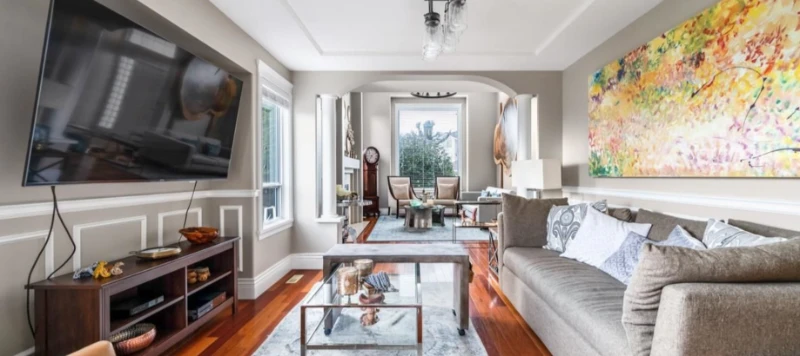 2888 Woodsia Place Living