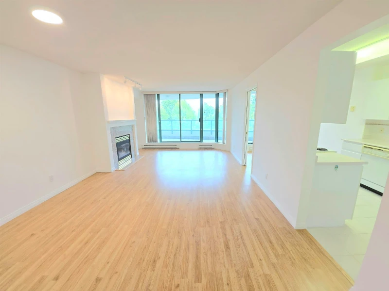 401-5899 Wilson Avenue Living