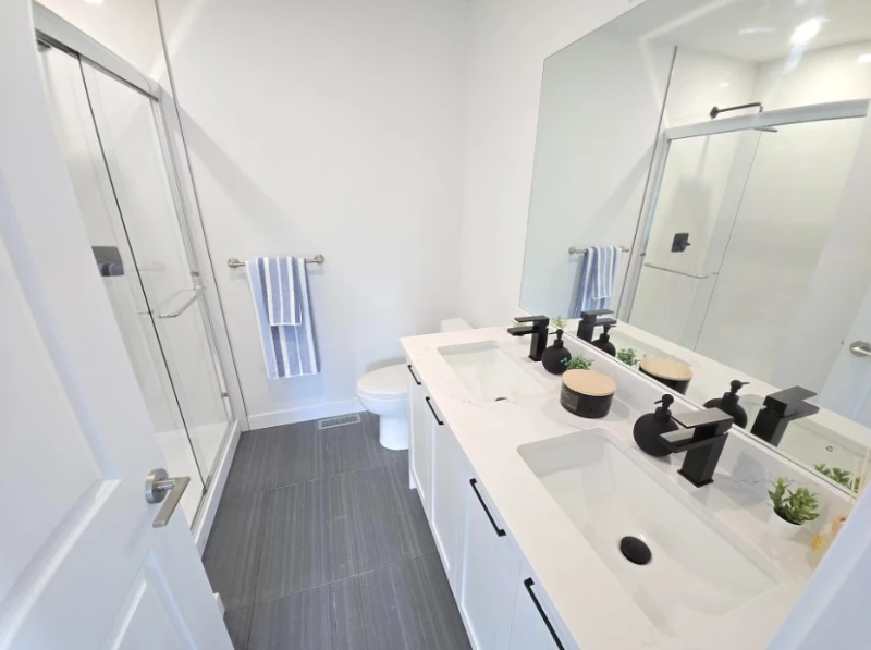 73-2000 Panorama Drive Bathroom
